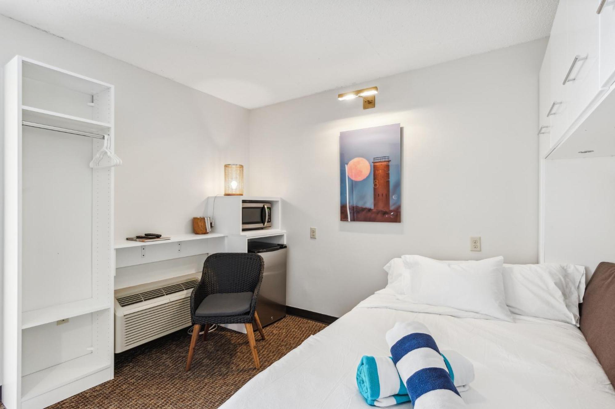Cape Suites Room 8 - Free Parking! Hotel Room Рехобот-Біч Екстер'єр фото